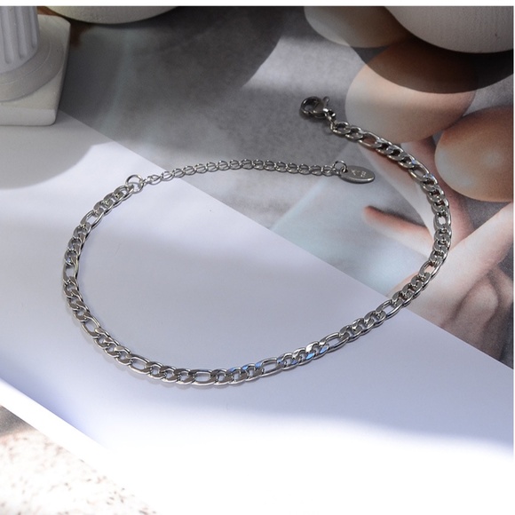 14KT Gold Plated Figaro Chain Anklet - Picture 7 of 10